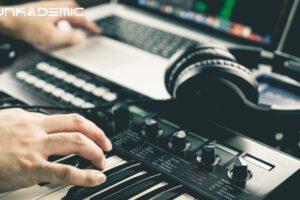 The Life of the Music Producer: The Top 5 Producer Secrets