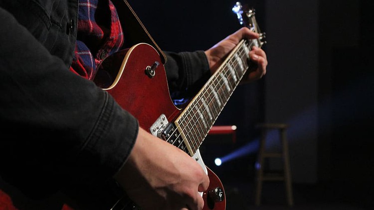 10 intermediate guitar solos for musicians - Free Udemy Courses